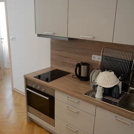 Apartman Milani With Private Garage *